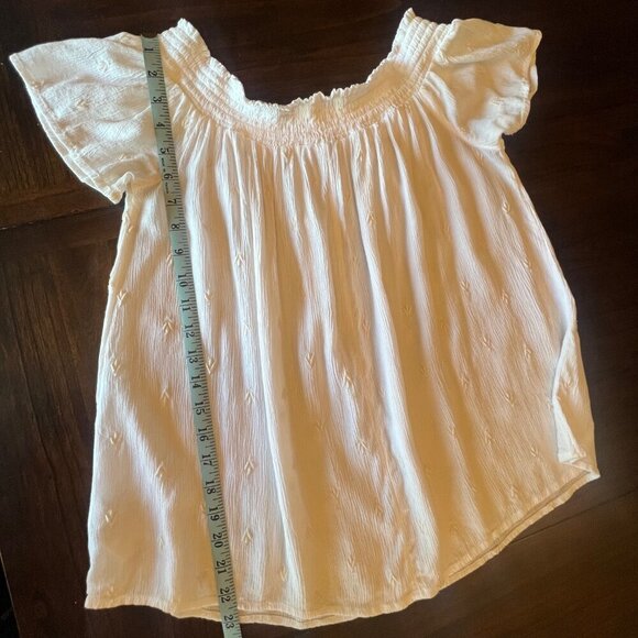 Old Navy White Off-the-shoulder with cream design detail, Size Large - Picture 8 of 8